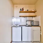 Modern Studio Apartment - 13Th