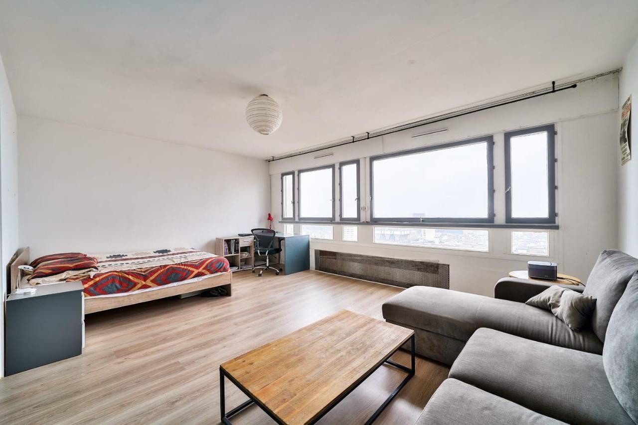 Modern Studio - 13th *